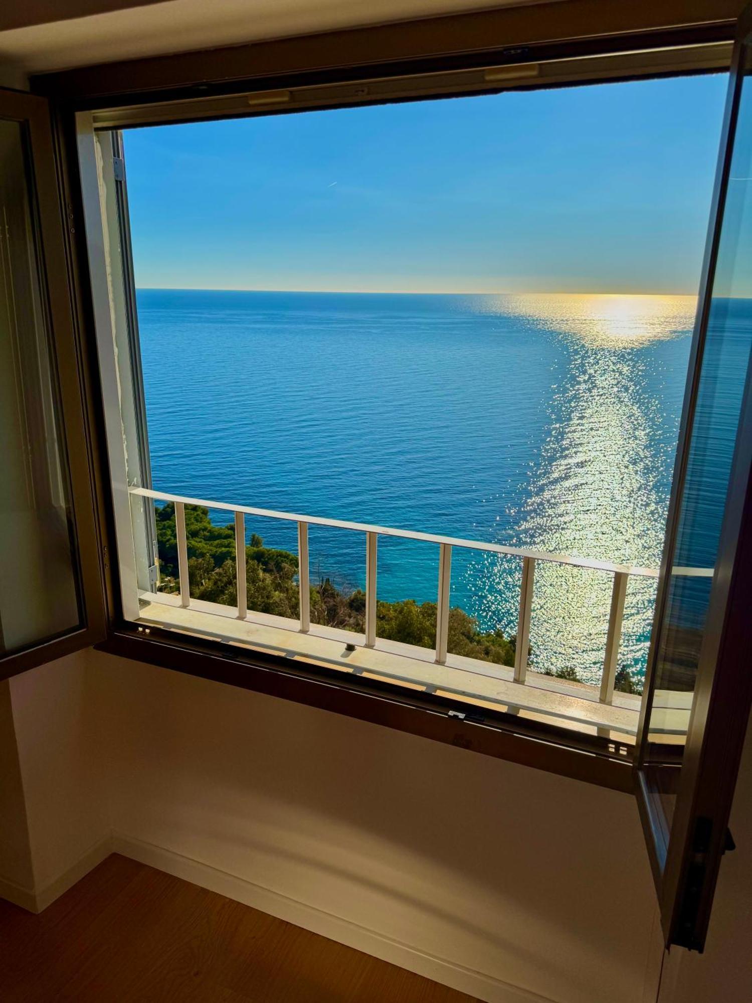 Apartament Kiss Of Sea - Balzi Rossi & Baia Beniamin Ventimiglia Zewnętrze zdjęcie